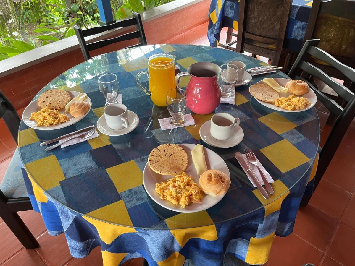 Finca La Colina Bed & Breakfast Calarca